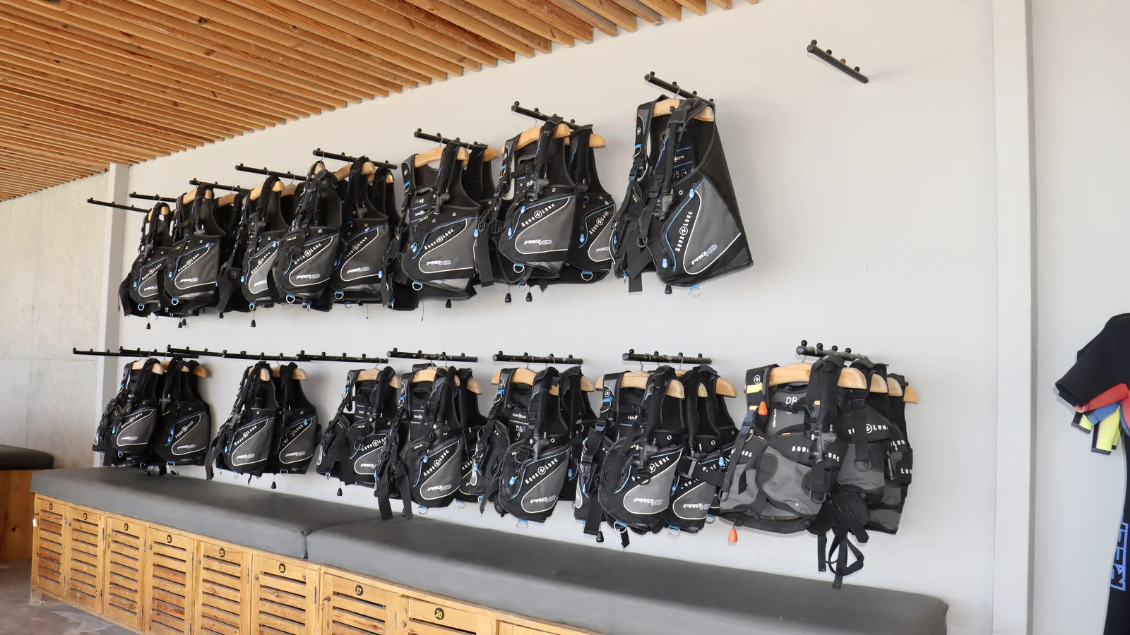 Quality diving equipment · 1/6