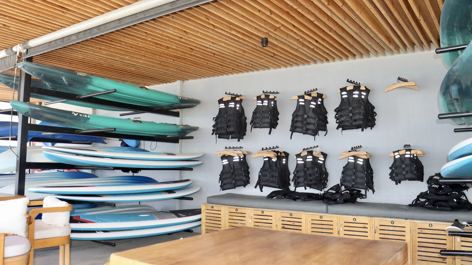 Quality diving equipment · 6/6